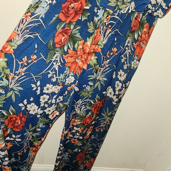 Elegant Floral Maxi Dress in Blue and Red - Picture 8 of 11